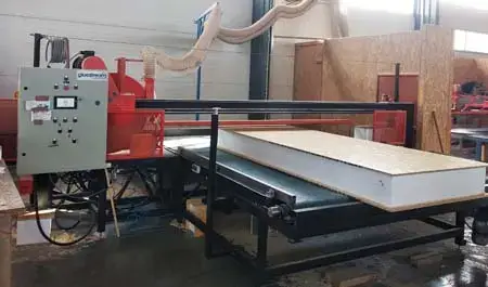 Gluestream equipment. automatic-cutting-saw-sip-panels